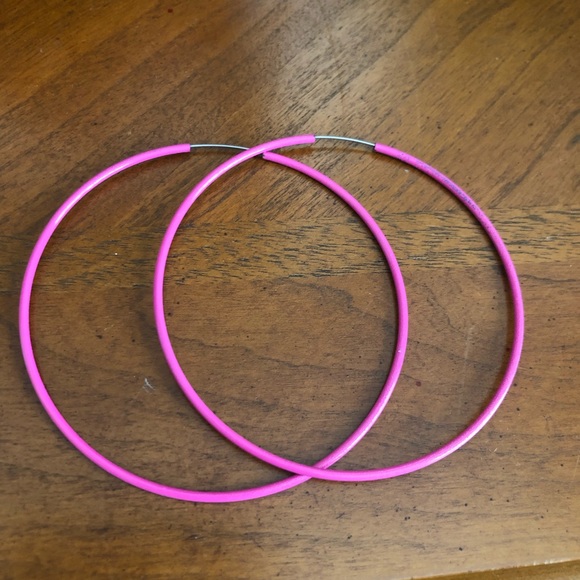 Bundle Loft Bracelet and Hoop Earrings - Picture 7 of 10